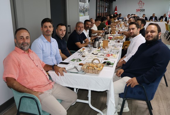 2026/08/1786002922_bafra_belediye_baskani_hamit_kilic-tan_simder_Uyelerine_yatirim_Cagrisi_lbafra-nin_gelecegine_birlikte_Imza_atalim_-4.jpg