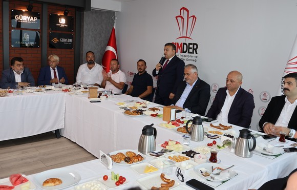 2026/08/1786002922_bafra_belediye_baskani_hamit_kilic-tan_simder_Uyelerine_yatirim_Cagrisi_lbafra-nin_gelecegine_birlikte_Imza_atalim_-7.jpg