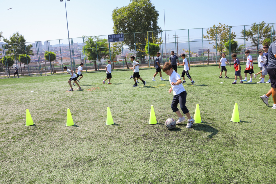 2026/08/1788165803_buyuksehir_tarafindan_duzenlenen_yaz_spor_okullari_Cocuk_ve_gencleri_sporla_bulusturdu_-8.jpeg