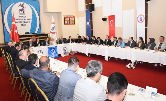 2026/09/1789054624_samsun_smmmo-da_ekonomi_ve_meslegin_gelecegi_Icin_guclu_bulusma_-5.jpeg