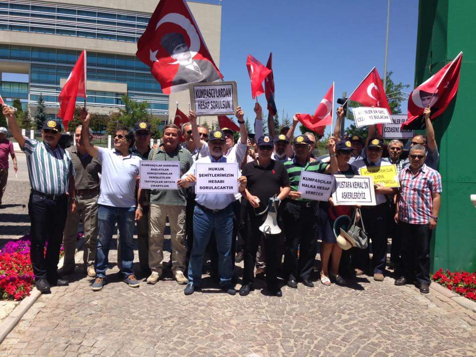 PADAR'DAN ANAYASA MAHKEMESİ ÖNÜNDE ÇAĞRIYA DESTEK!