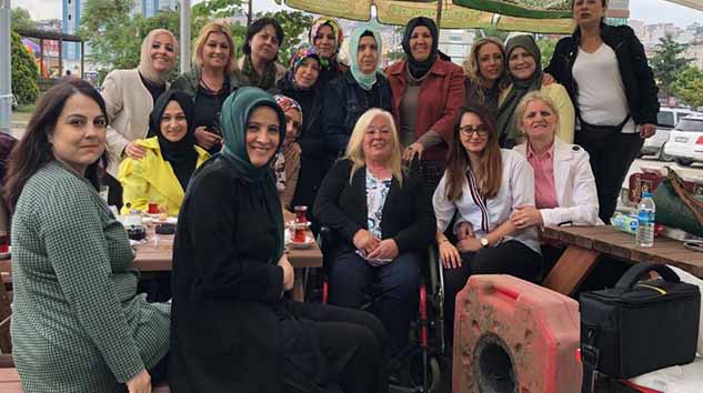 AK Parti Kadın Kollarından Engellilere destek