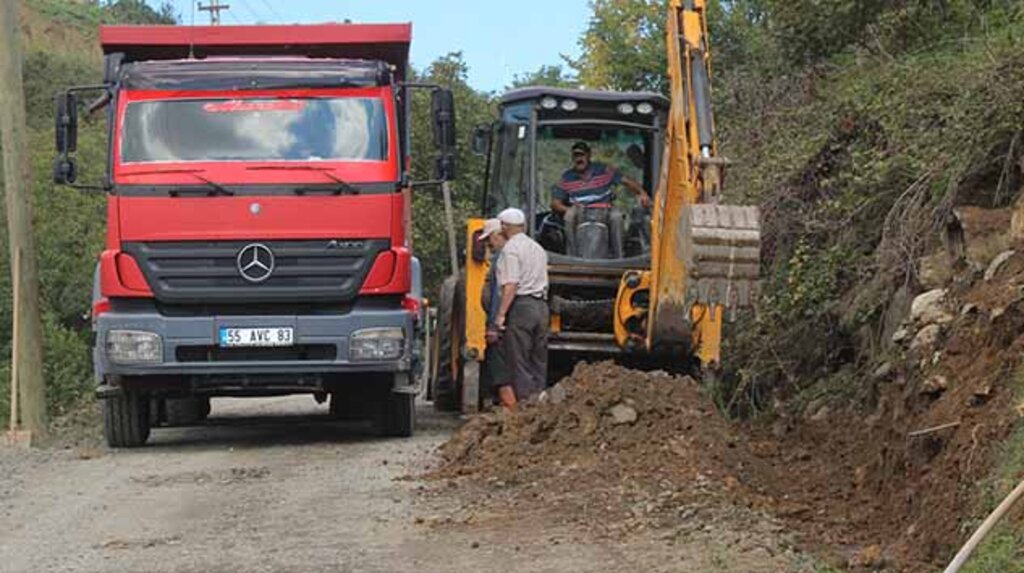 Tekkeköy'de Yol Çalışmalar Aralıksız Sürüyor