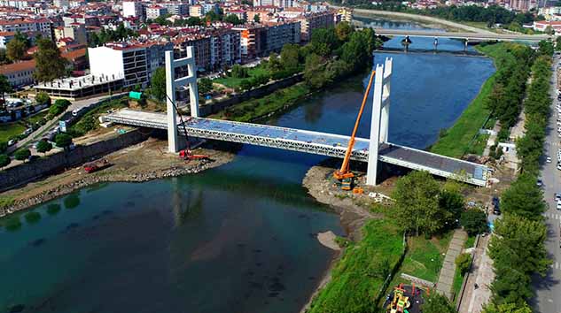 ÇARŞAMBA'DA YENİ ŞEHİR KÖPRÜSÜ TAMAMLANIYOR