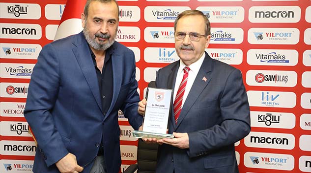 SAMSUNSPOR'DAN ŞAHİN'E PLAKET!