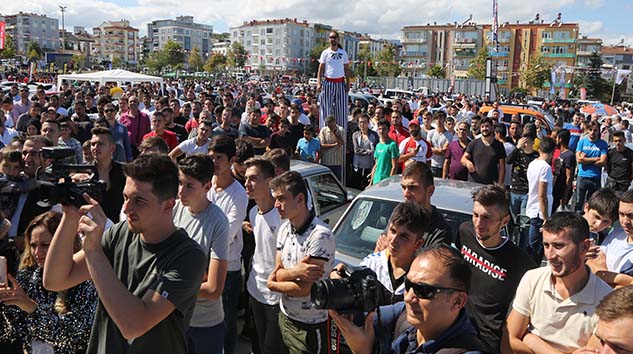 Modifiye Araçlardan Muhteşem Festival