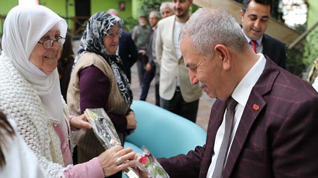 Yaşlılarımız Bu Memleketin Kıymetli Değerleridir