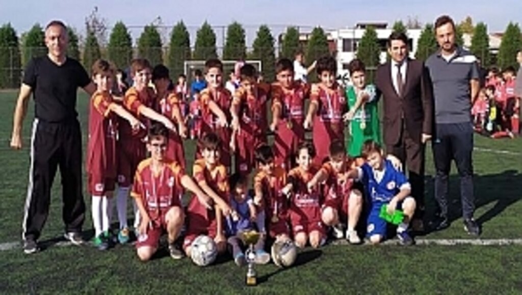 Atatürk Ortaokulu Şampiyon