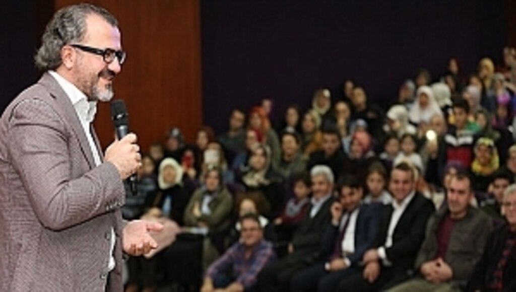 Canik'te "Bilinçli Aile, Duyarlı Gençlik" Konferansı