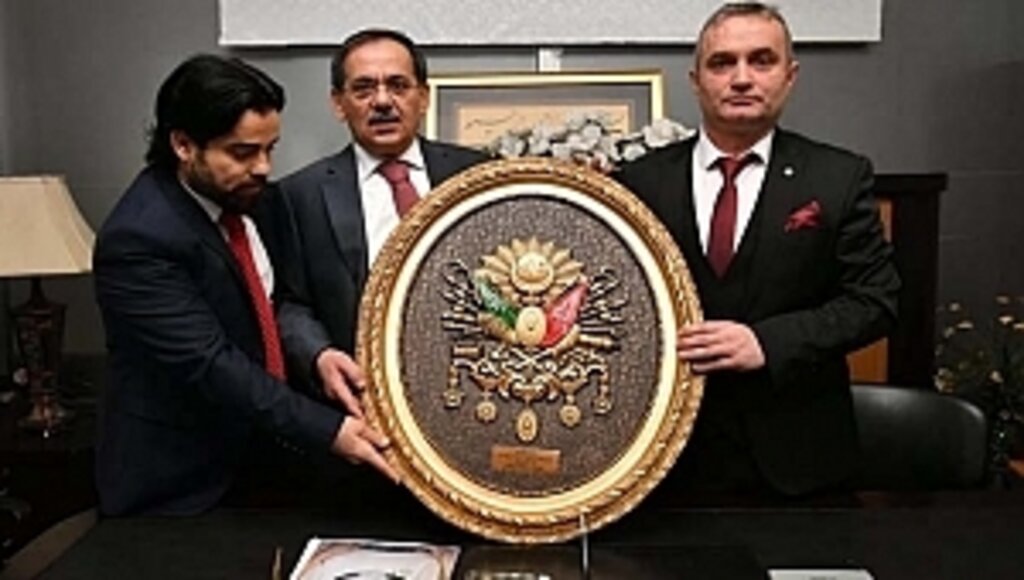 Demir, Yabancılar Çarşısı Esnafıyla Buluştu