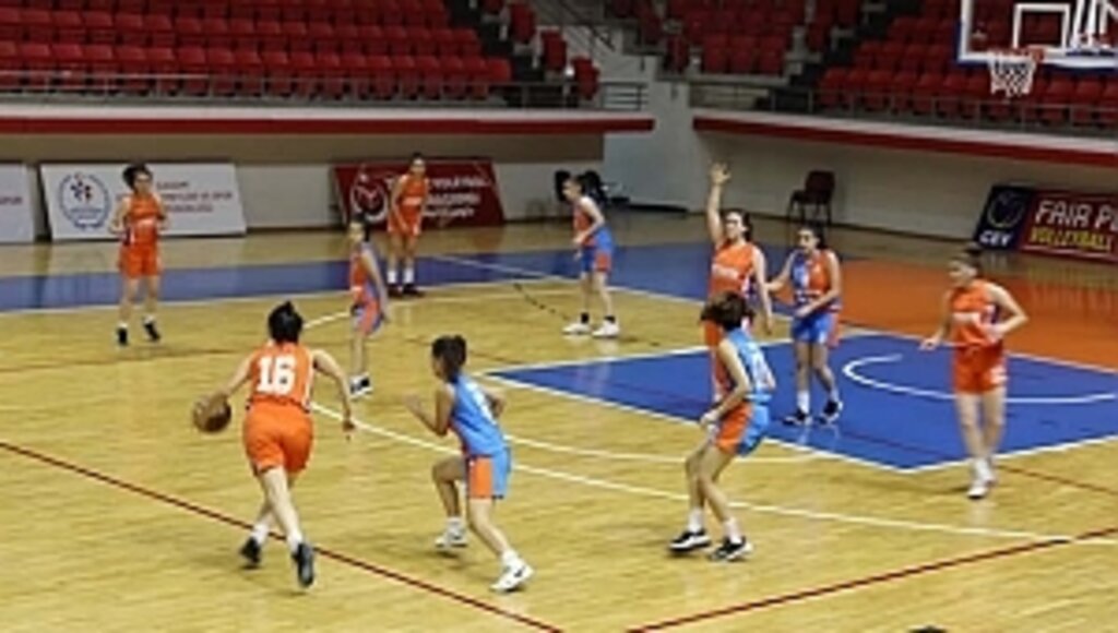 İlkadım U18 Zirve Mücadelesinden Vazgeçmiyor