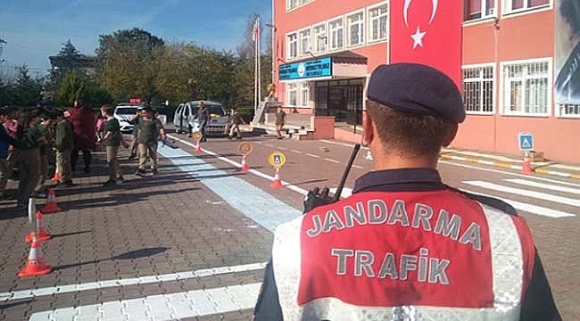 Jandarma'dan Öğrencilere Trafik Eğitimi