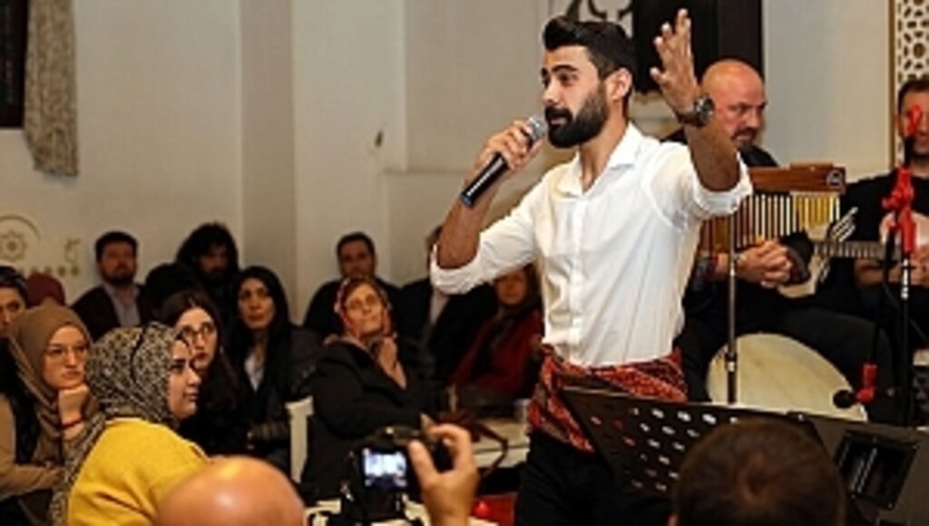 Alevi - Bektaşi Kültüründe 7 Ulu Ozan Konserine Büyük İlgi