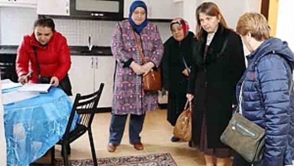 Bayan Demirtaş, Kimse Yoksa Biz Varız