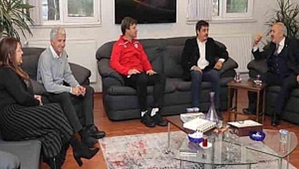 İYİ Parti'den Samsunspor Kulübüne Ziyaret