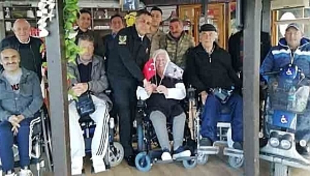 Jandarmadan, Sakatlar Derneğine Ziyaret