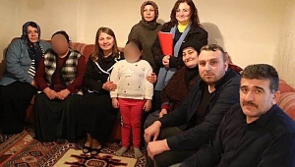 Soğuk Kış Gününde Özledikleri Sıcak Yuvaya Kavuştular