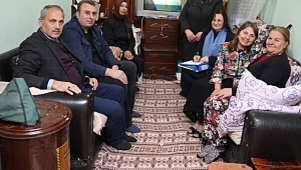 Soğuk Kış Mevsiminde Yuva Isıtan Soba Yardımı