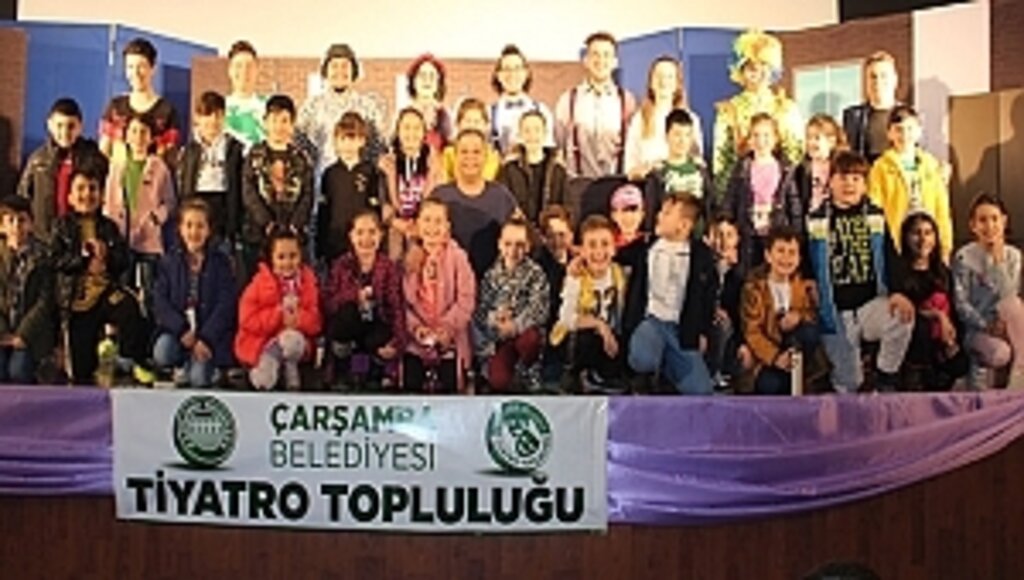 Tiyatro Topluluğunun İlk Gösterisi Büyük Beğeni Topladı