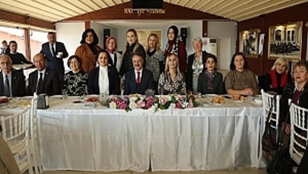 Türk Kadınının Tarihinde Onur Var