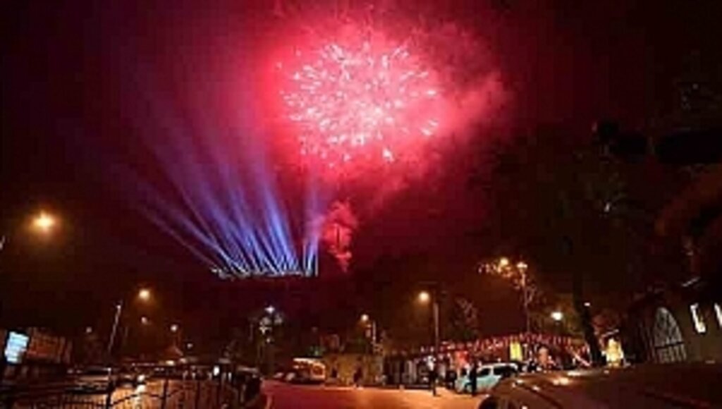 100. Yıl Etkinlikleri Görkemli Havai Fişek Gösterisiyle Başladı