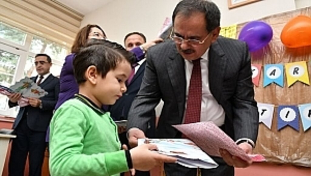 Başkan Demir, Karne Dağıttı