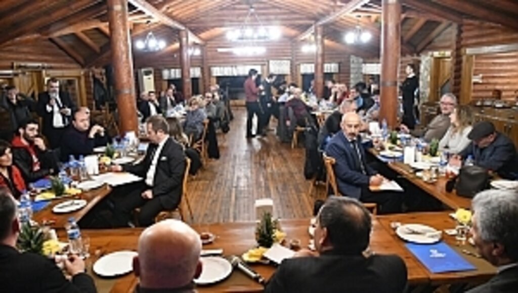 Başkan Demir, Sanatçılarla Buluştu