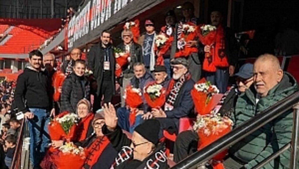 Huzurevi Sakinlerini Bakspor Maçını İzledi 