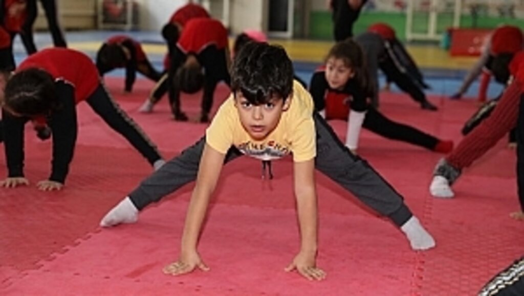 İlkadımlı 11 Bin Gencimize Ücretsiz Salon Sporları Hizmeti