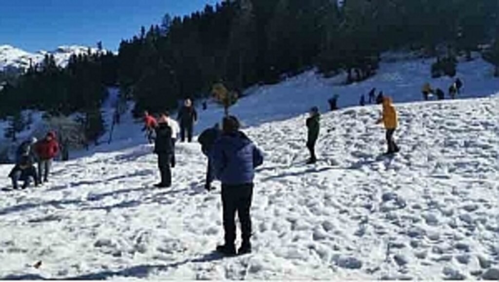 TÜGVA Öğrencileri Kış Kampına Katıldı