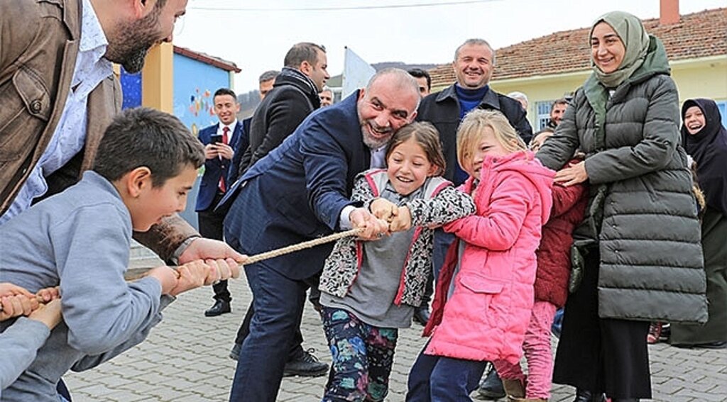 Belediyecilik Gönüllere Girme İşidir