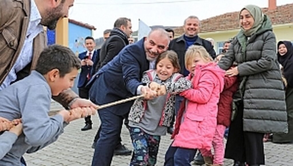 Belediyecilik Gönüllere Girme İşidir