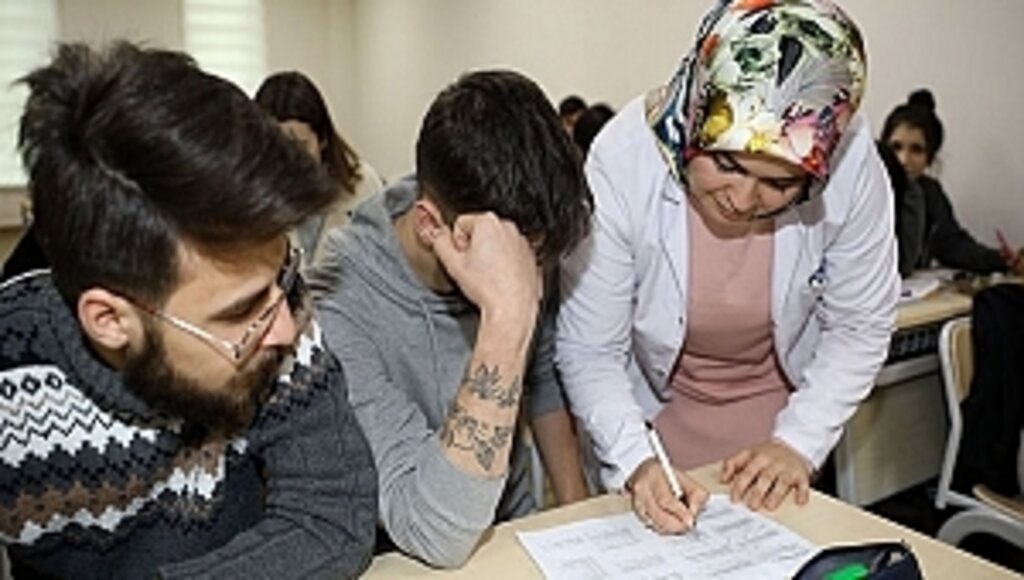 İlkadımlı Gençler Üniversiteye İlkem İle Hazırlanıyor