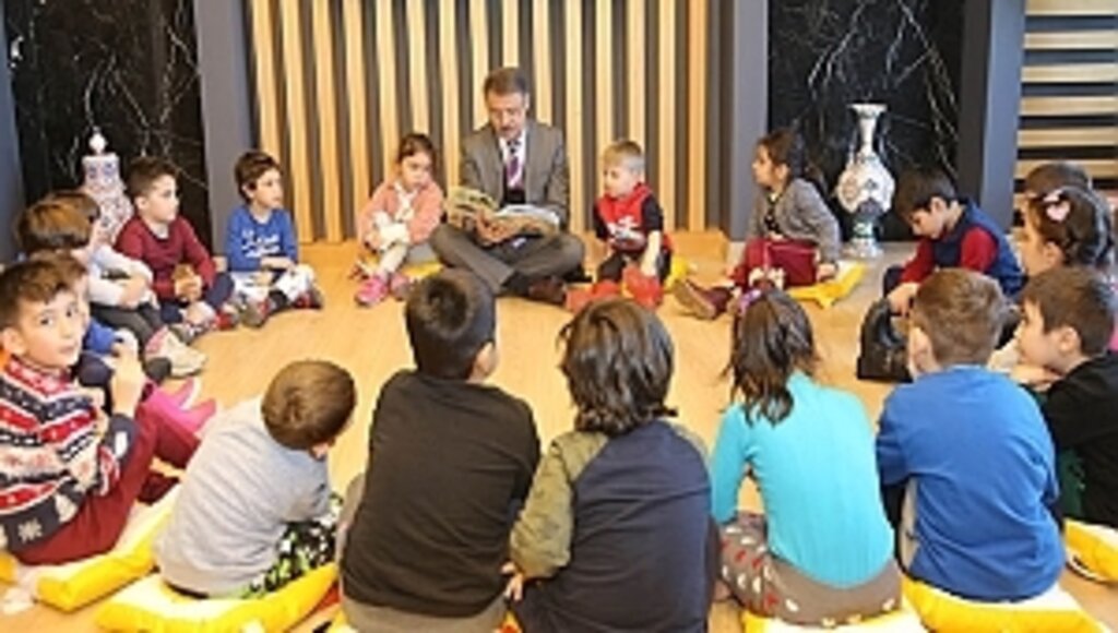 Miniklerle Makamda 'Kitap Saati'