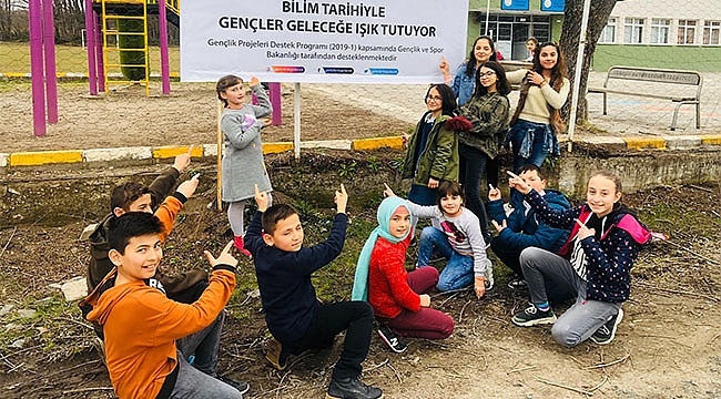 Samsun Üniversitesi'nin projesiyle Tekkeköy Güzelyurt Ortaokulu'nun Kütüphanesi Zenginleşiyor