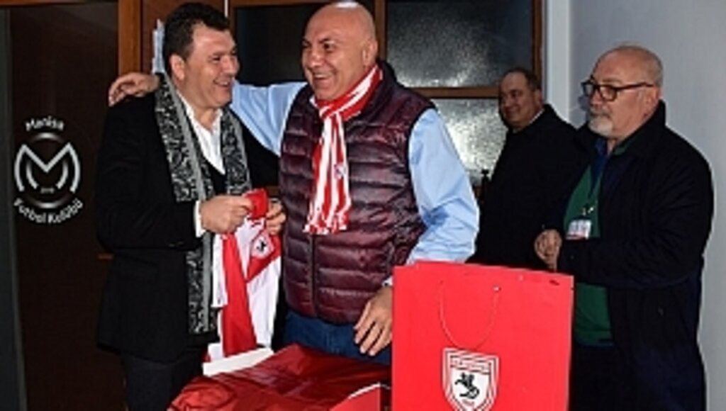 Yıldırım'dan Manisa FK Başkanı Aktan'a Samsunspor Forması