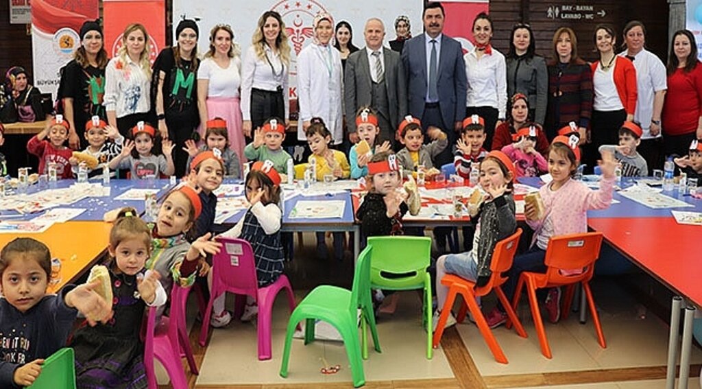 Bilgi Kültür Evlerindeki Miniklere Ağız Ve Diş Sağlığı Şenliği