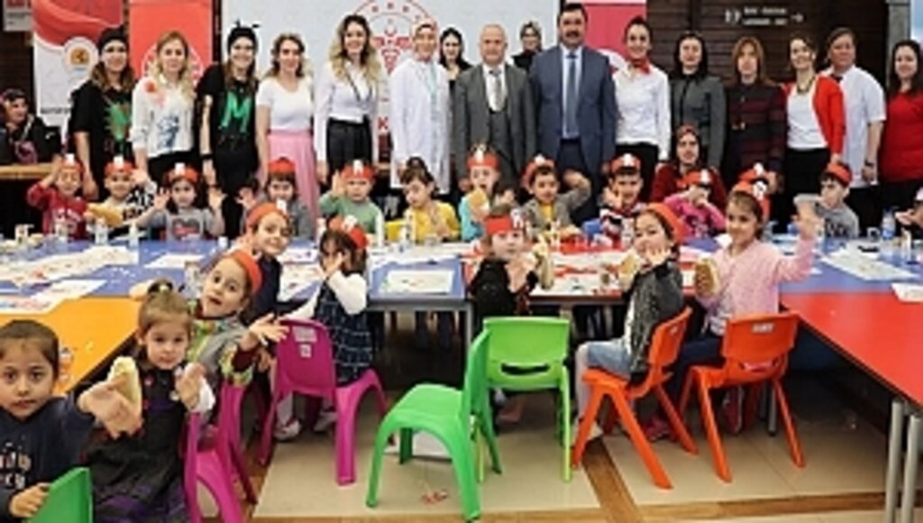 Bilgi Kültür Evlerindeki Miniklere Ağız Ve Diş Sağlığı Şenliği 