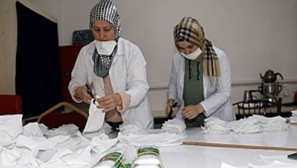İlkadım'da Halkın Sağlığı İçin Çalışan Görevlilere Ücretsiz Maske