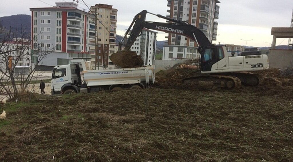 Yeni Yaşam Alanlarındaki Yol Sorunlarını Çözüme Kavuşturuyoruz