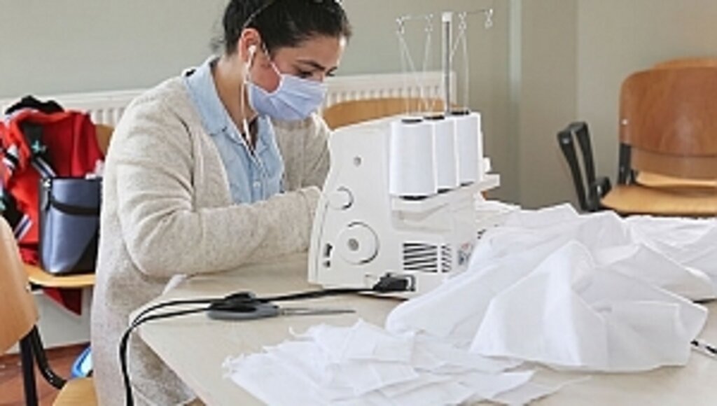 Atakum Belediyesi Maske Üretip Ücretsiz Dağıtıyor