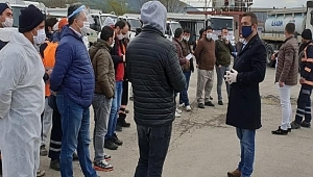 Belediye Çalışanlarımız Da Alkışı Hak Ediyor