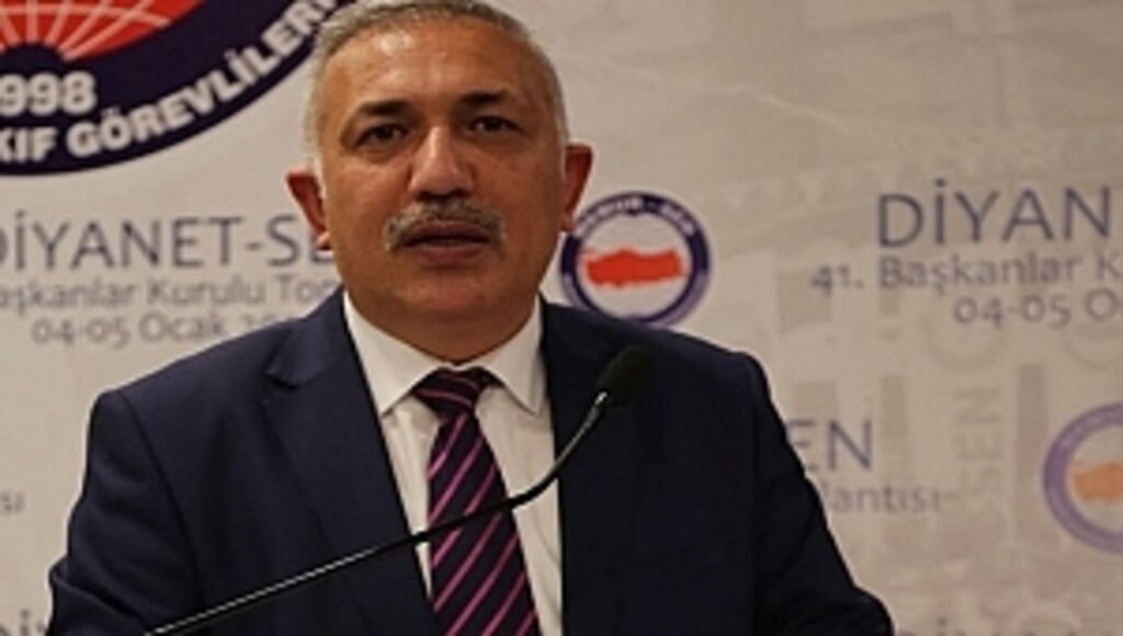 Diyanetimizin de Başkanımızın da Yanındayız