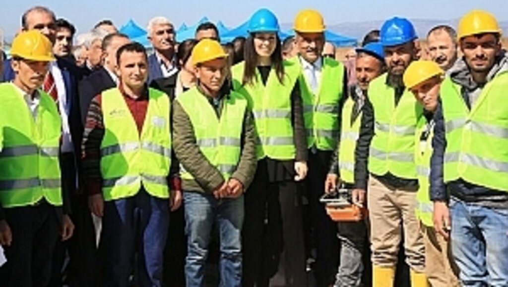 Ülkemiz, Alınan Tedbirler ve Her Alanda Emek Verenlerin Çabalarıyla Büyümeye Devam Edecek