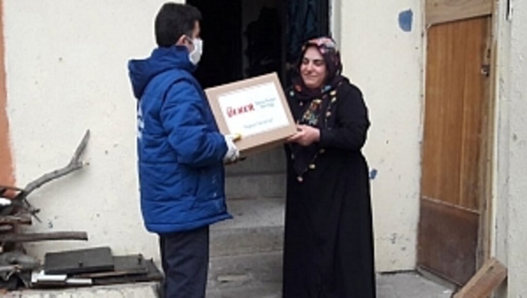 Yıldız Holding Afet Süresince 10 Bin Aileye Gıda Kolisi Dağıtacak