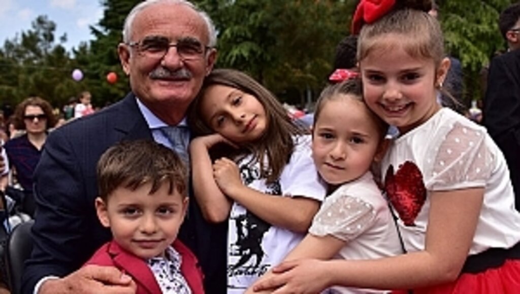 Yılmaz'dan 23 Nisan Ulusal Egemenlik Ve Çocuk Bayramı Mesajı