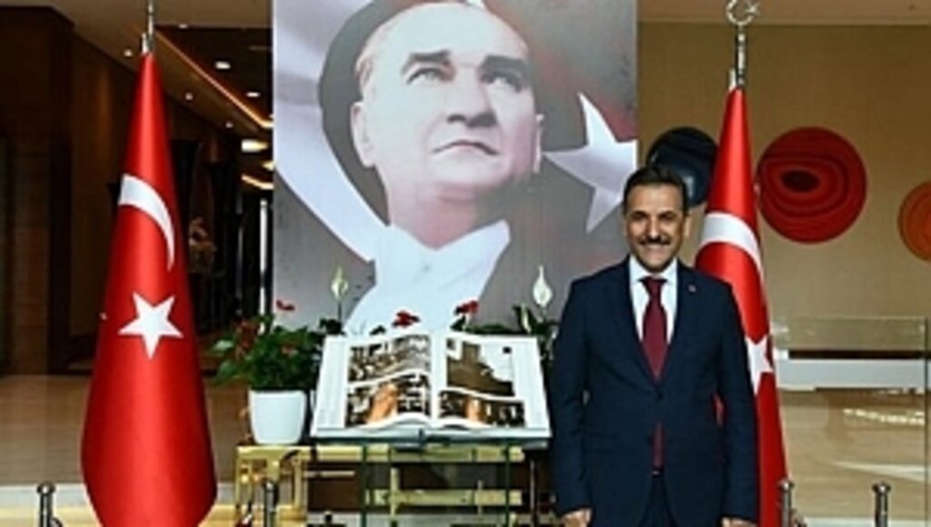 Cumhuriyeti Biz Kurduk, Onu Yükseltecek ve Yaşatacak Sizsiniz