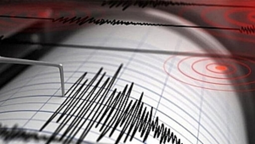 Endonezya'da 7,3 Büyüklüğünde Deprem
