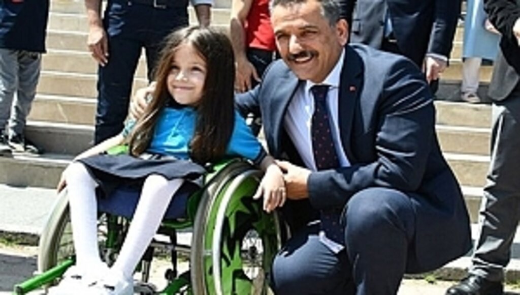 Her Türlü Desteği Vermeliyiz