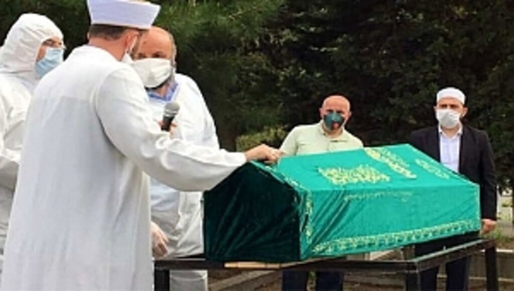 Koronavirüsten Vefat Eden Döngeloğlu Aynı Gün Toprağa Verildi